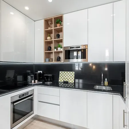 Gesu - 2 Bedroom In Old Town - Gesu Square Niza