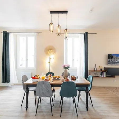 Gesu - 2 Bedroom In Old Town - Gesu Square * Niza